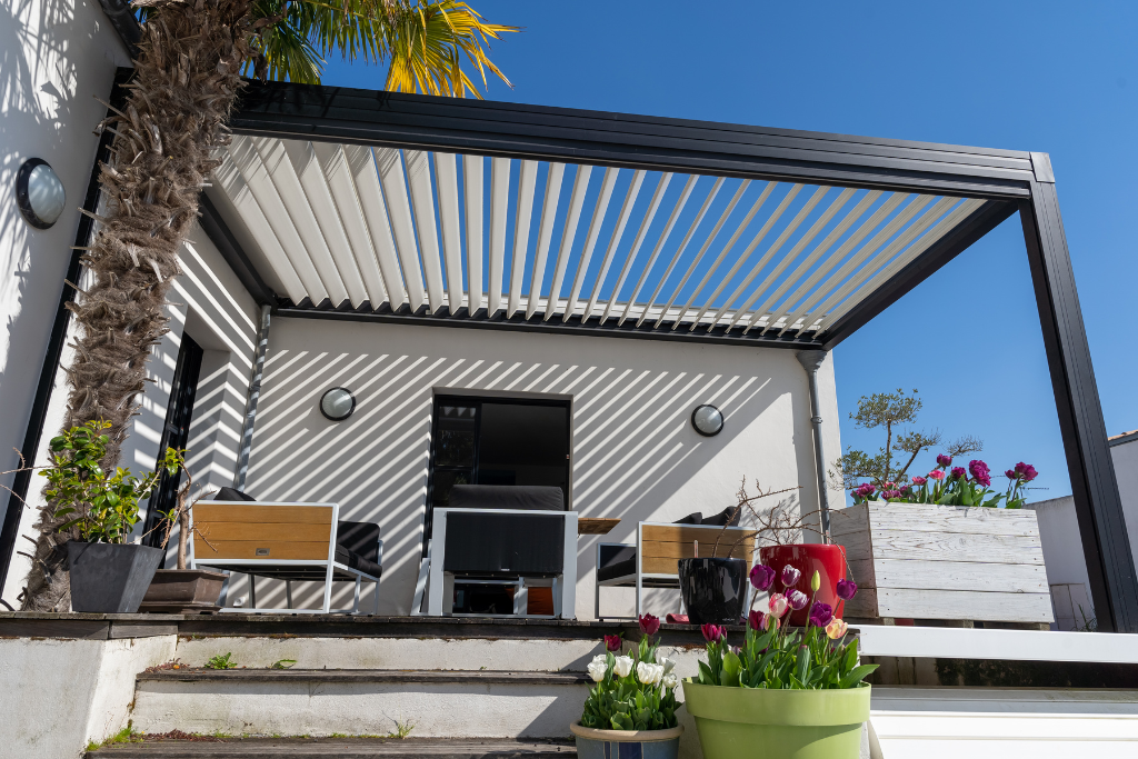 Installer une pergola dans son jardin : le guide pour réussir son aménagement extérieur