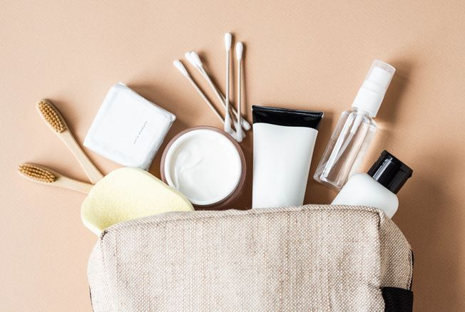 Faut-il ranger sa trousse de toilette dans la salle de bain ?